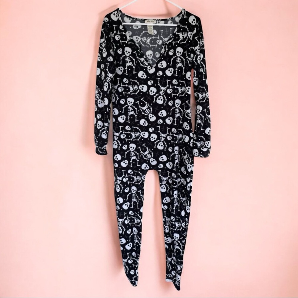 Shosho Skeleton Skull Pajama Onesie Women’s XL Black Halloween Goth Sleepwear